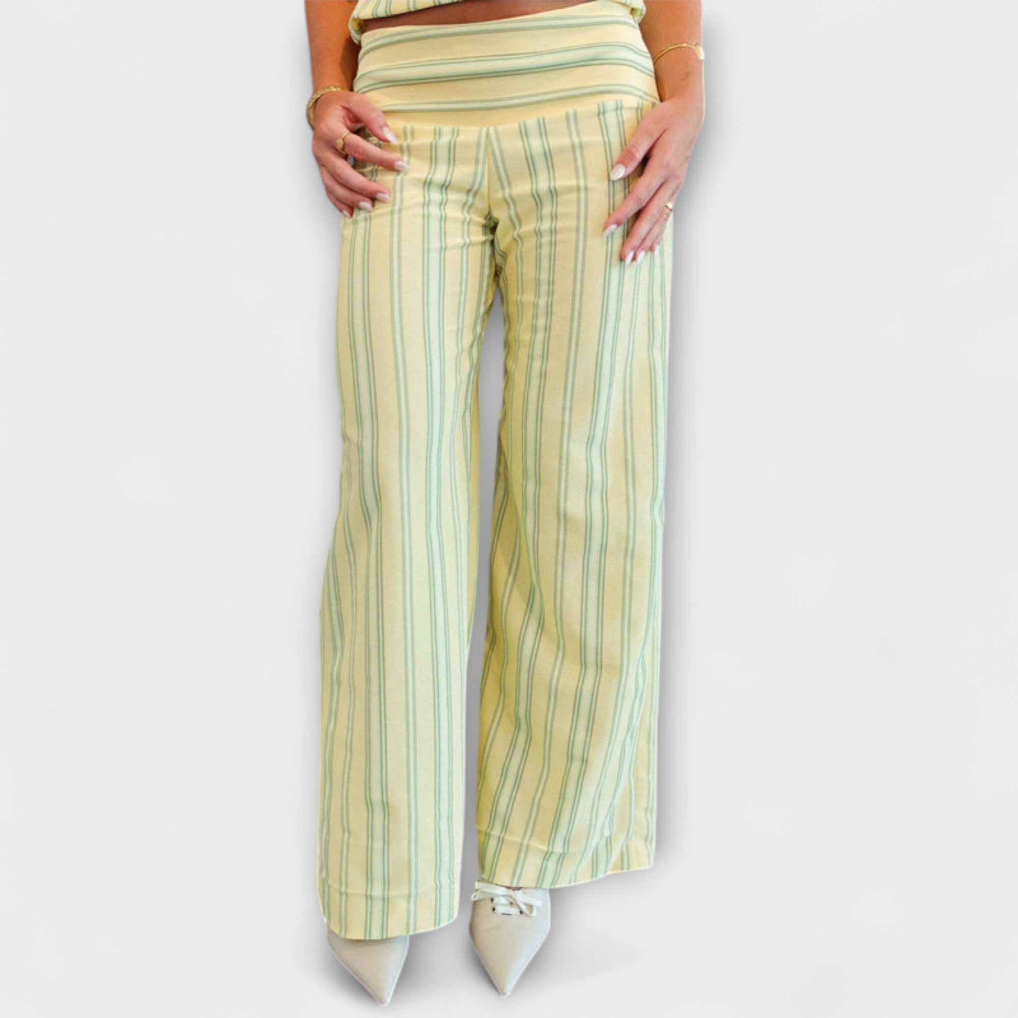 Anastasia - Compleu clasic cu pantaloni în dungi