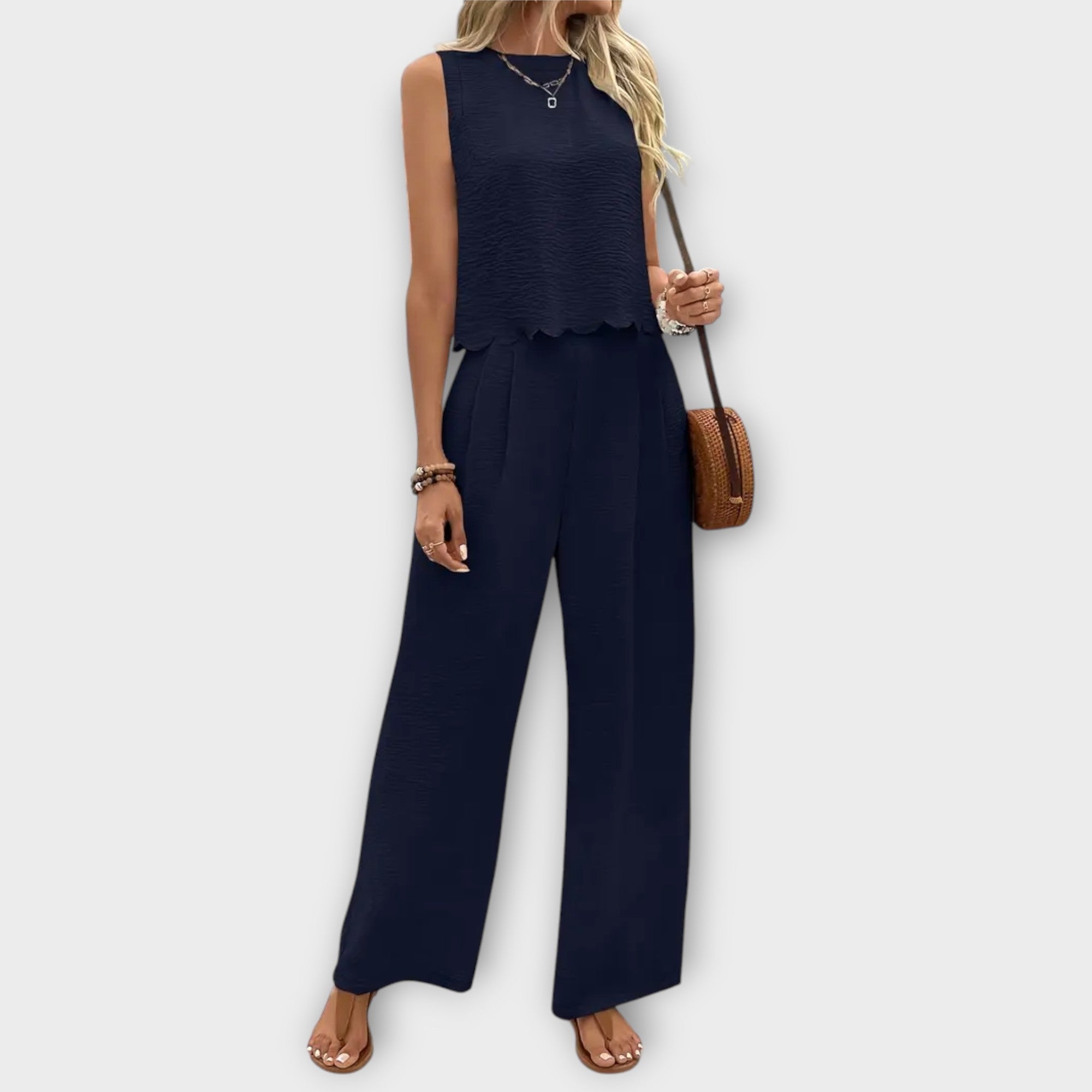 Valeria - Vestă cu margine din petale de flori și pantaloni lungi