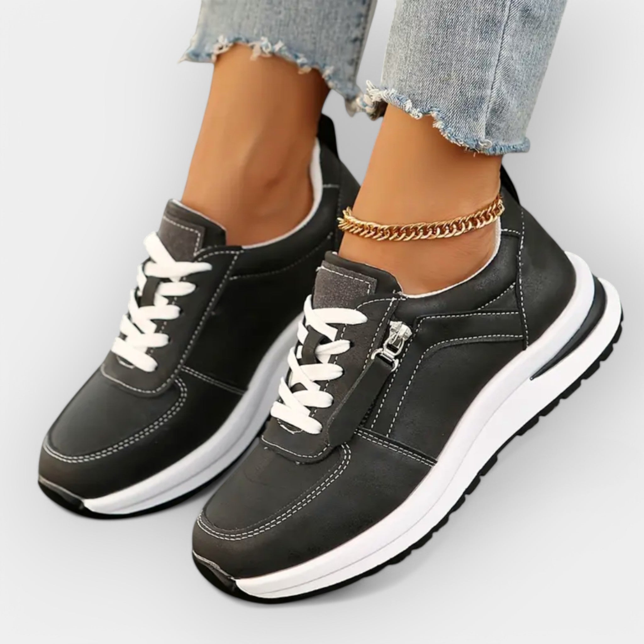 Adidasi anatomici cu stil