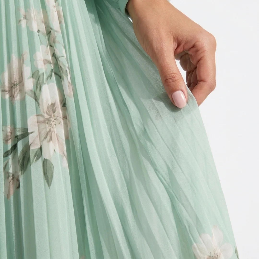 Viorel – Rochie Midi Florală de o Eleganță Primăvăratecă