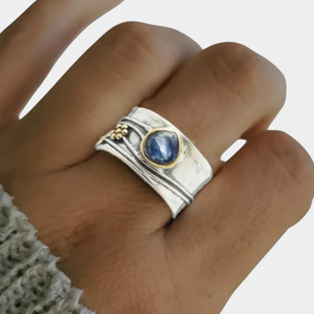 Alexandra - Inel vintage elegant din argint cu safir albastru