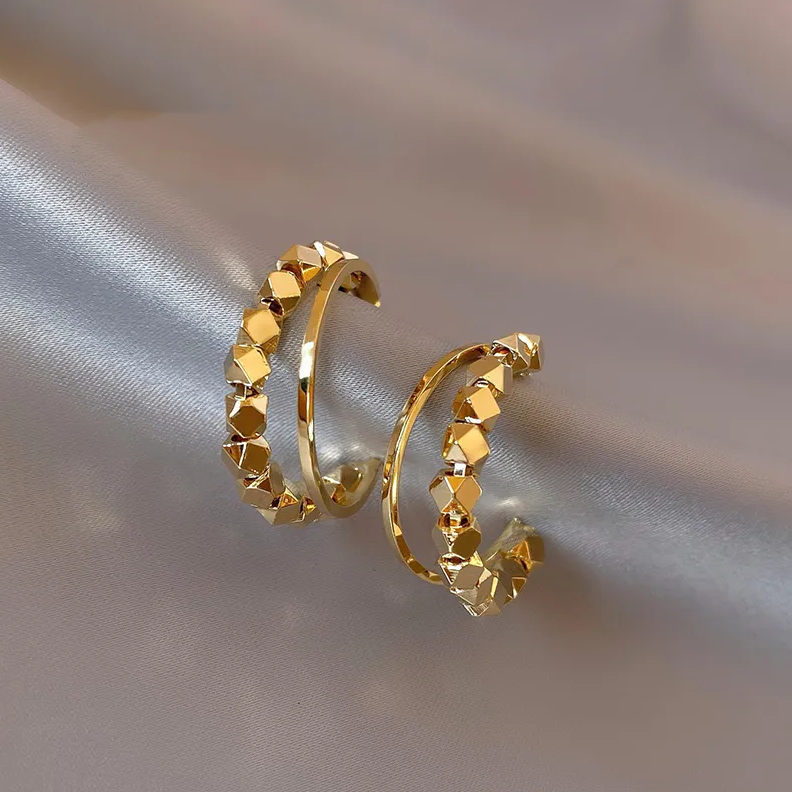 Elegant, cercei aurii cu Cubic