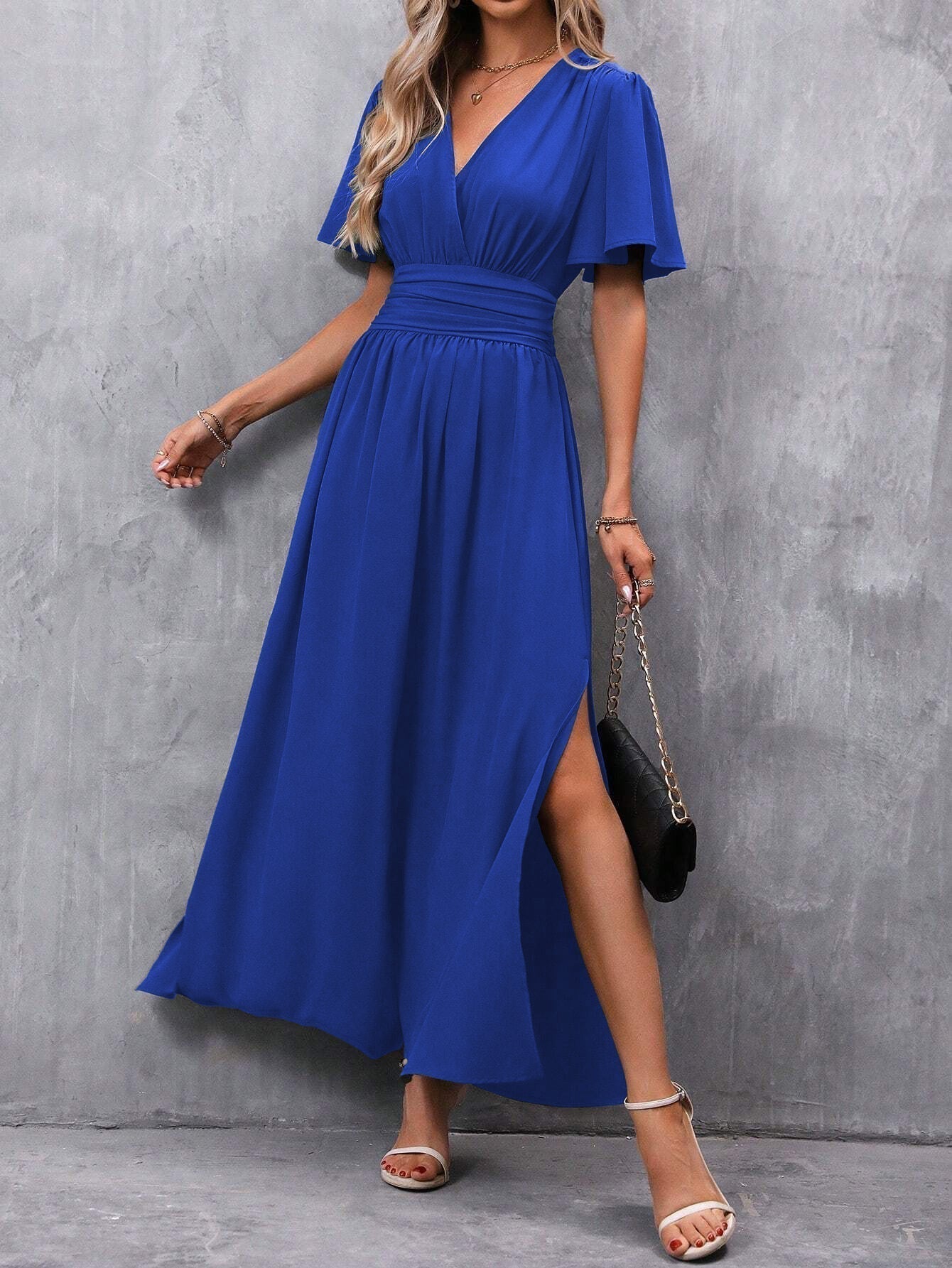Eterna | Rochie Lungă Elegantă Neagră cu Decolteu în V, Mâneci Transparente și Fanta