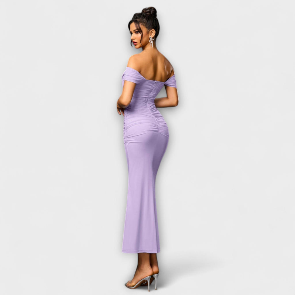 Rochie Bodycon cu umeri descoperiți și volane
