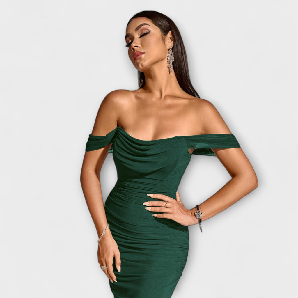 Rochie Bodycon cu umeri descoperiți și volane
