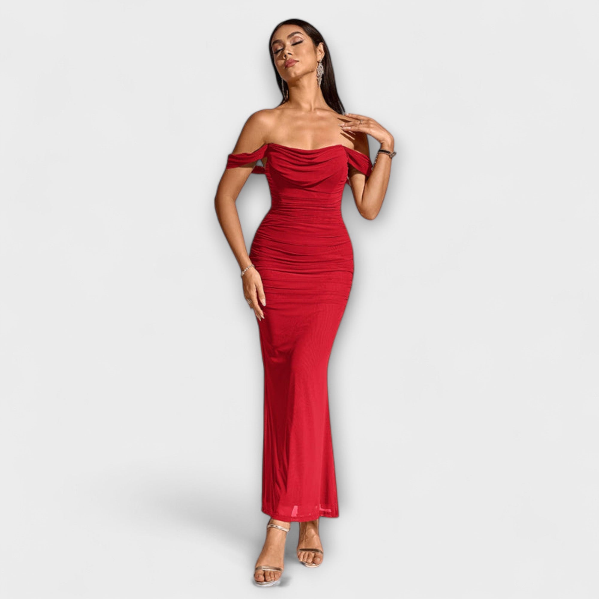 Rochie Bodycon cu umeri descoperiți și volane