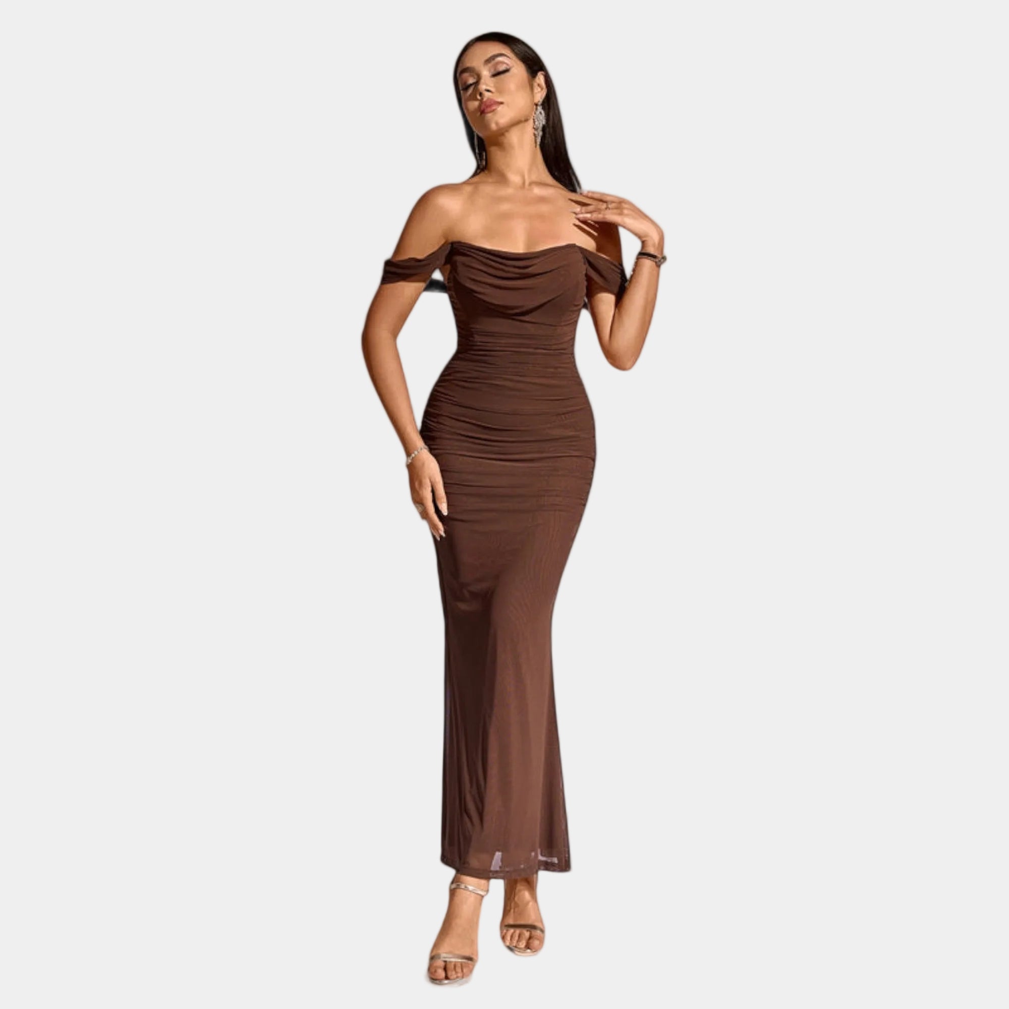 Rochie Bodycon cu umeri descoperiți și volane