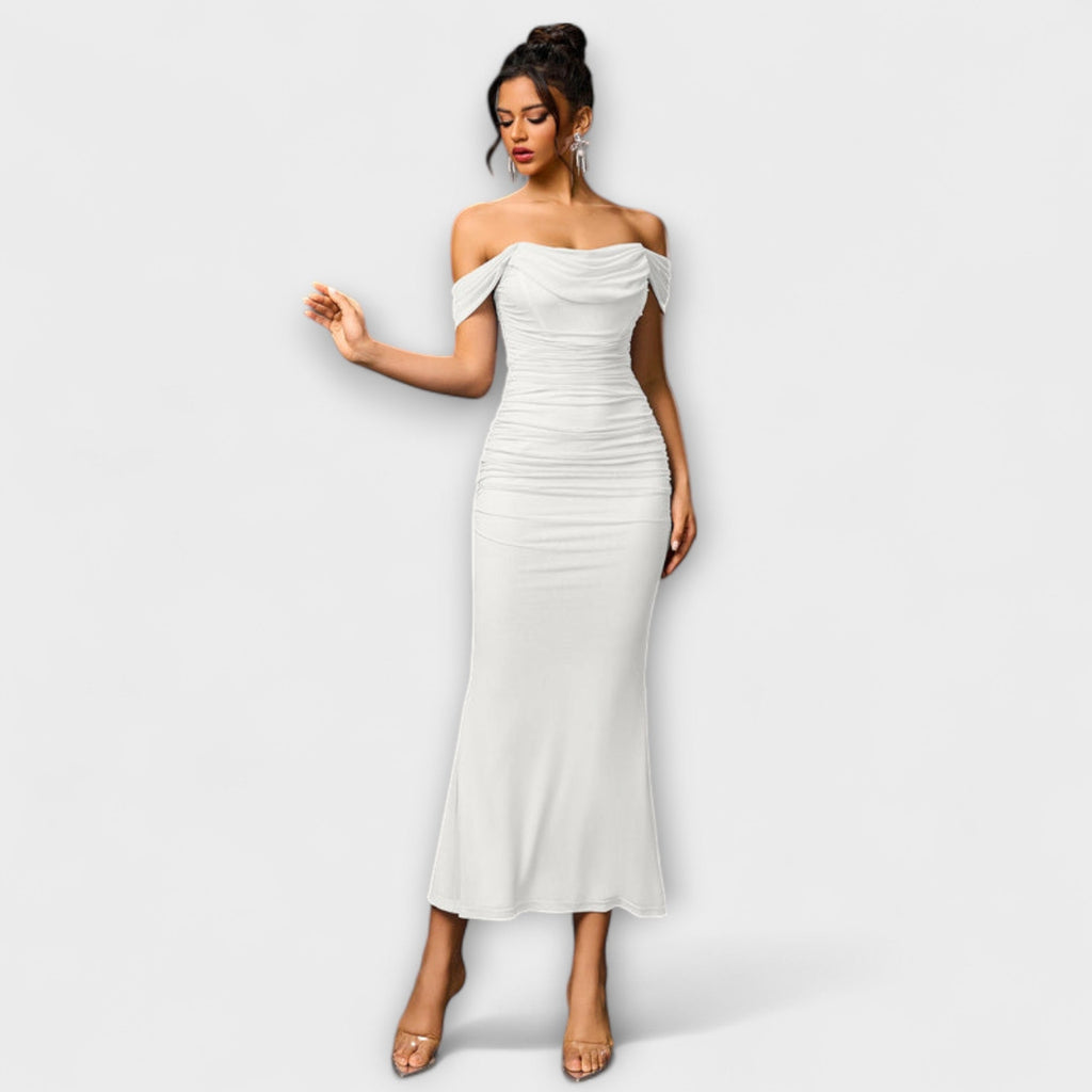 Rochie Bodycon cu umeri descoperiți și volane