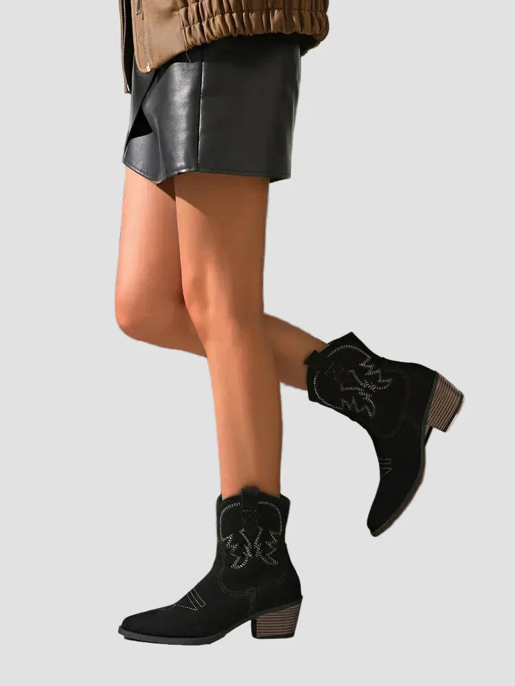 Botine western brodate stilate