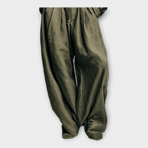 Cămașă și pantaloni cu eleganță fără efort