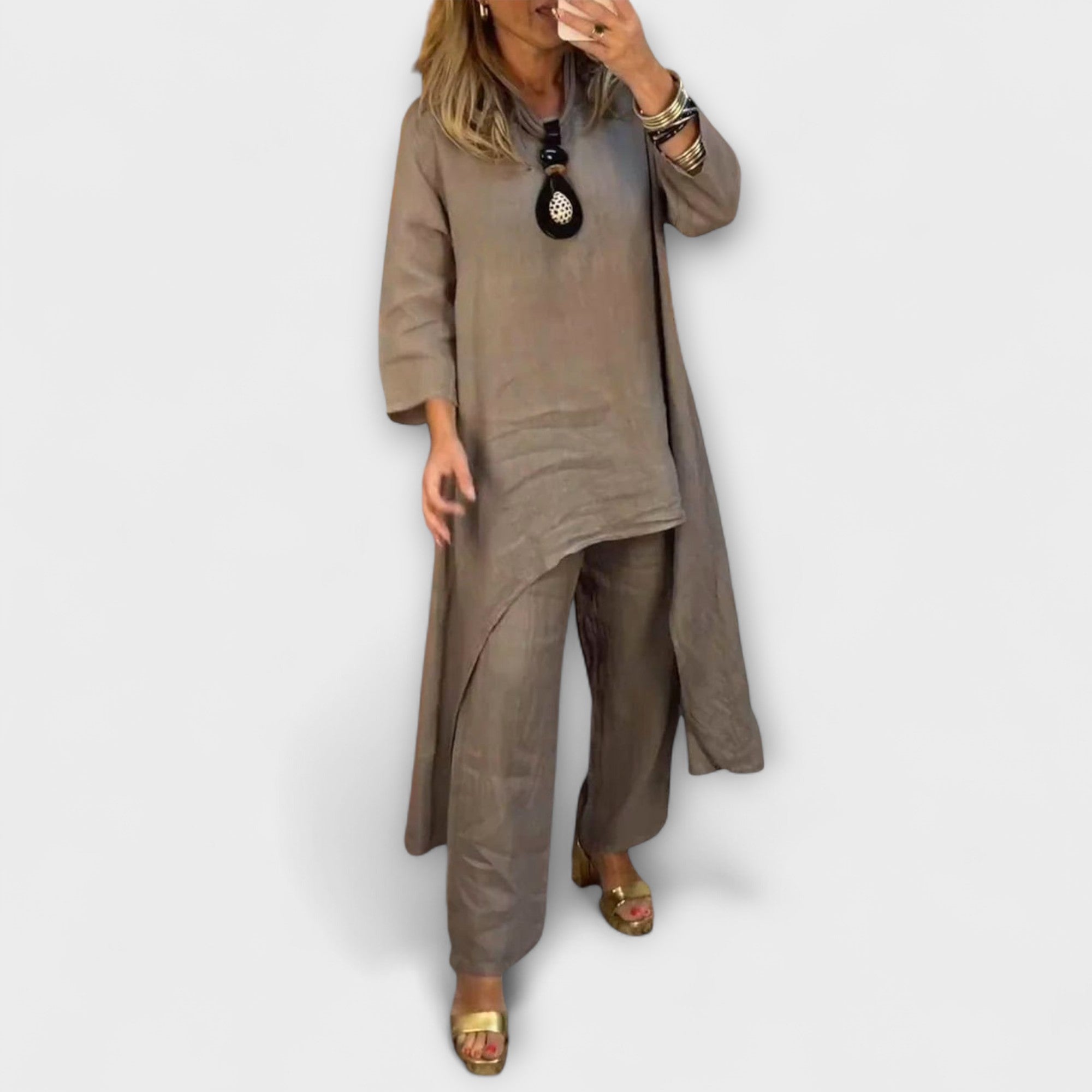 Tabea - Costum din in cu decolteu rotund