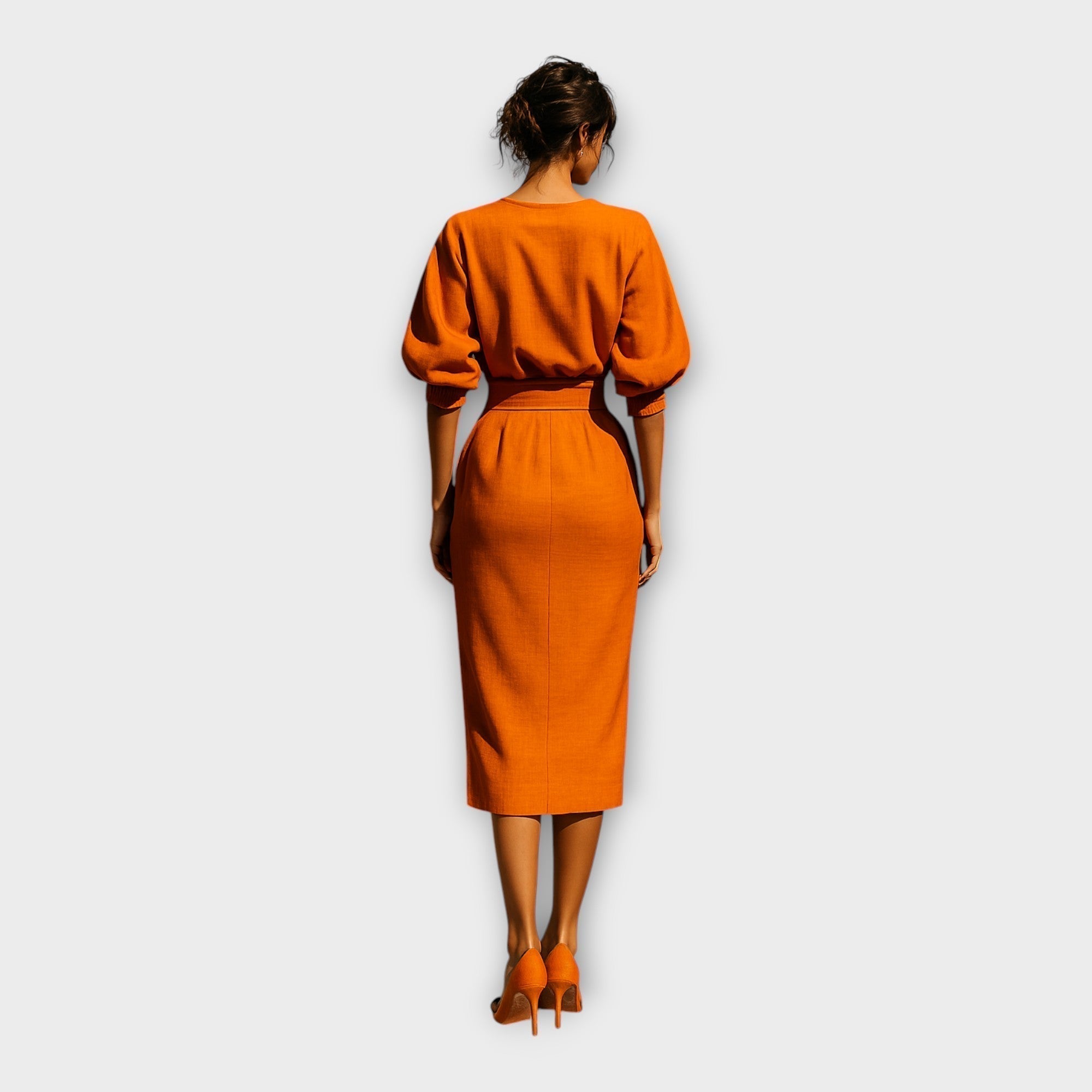 Rochie elegantă cu design rafinat și estetică minimalistă